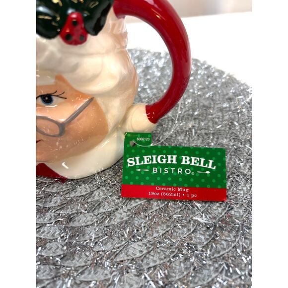 Sleigh Bell Bistro Winking Santa and Mrs Clause Retro Style Winking Santa Mugs - Picture 8 of 10